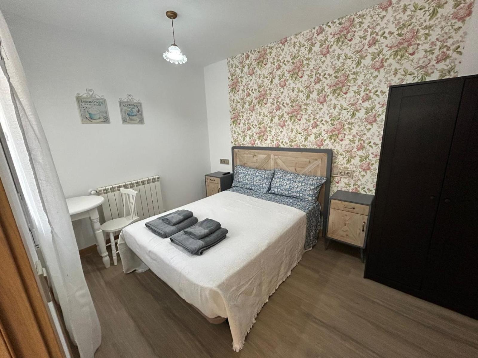Apartamentos Torres Del Milladoiro 에임스 외부 사진
